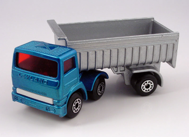 30 d Leyland Articulated truck in Blue with Silver Load Matchbox Superfast MB