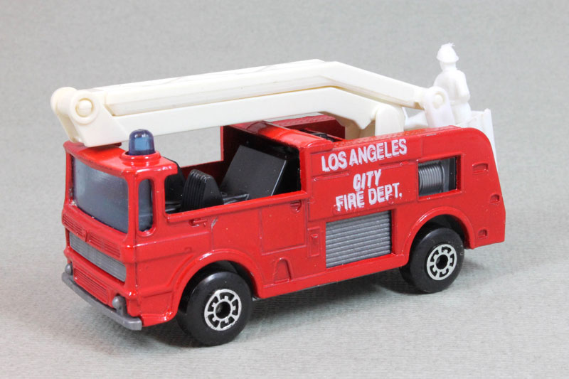 Details about   Matchbox Fire Department Snorkel Truck Red&White w/Bucket Lift 1:86 Scale